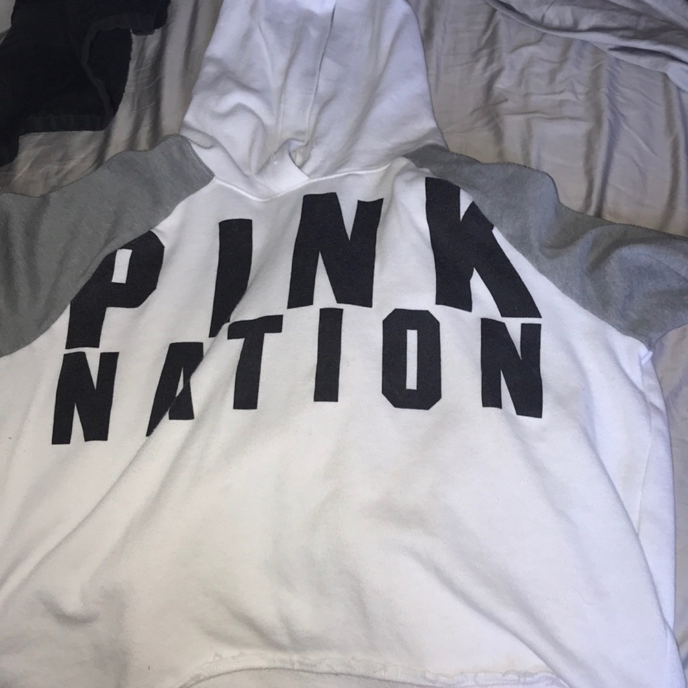 Pink cropped shirt